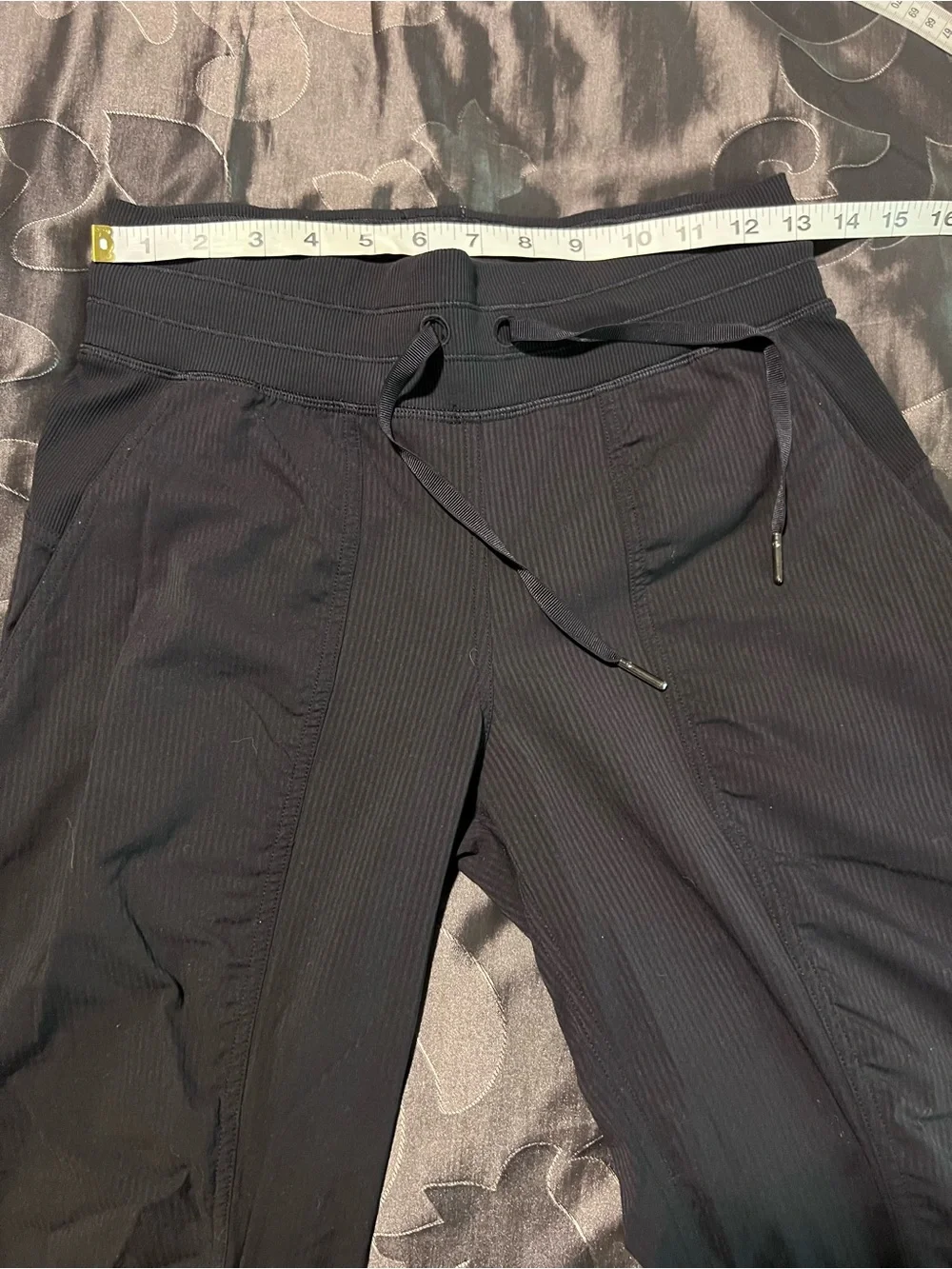 Lululemon Dance Studio Mid-Rise Jogger 7/8 Length Black Women’s Size 4